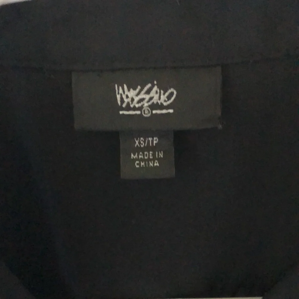 Black Button  summer blouse in Greta condition - Picture 2 of 5